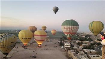 69 بالونا طائرا تحلق في سماء الأقصر وتحمل 1700 سائح