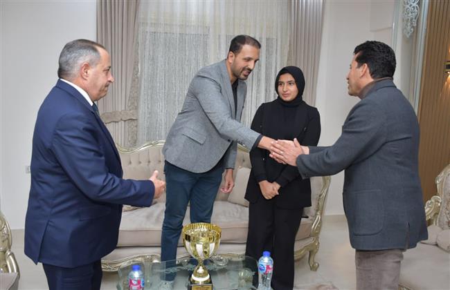 وزير الرياضة ومحافظ بورسعيد يقدمان واجب العزاء في وفاة السباح يوسف محمد