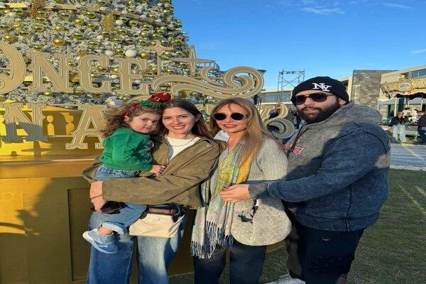 ليلى علوي تشارك جمهورها بصور احتفالها بالسنة الجديدة برفقة عائلتها 