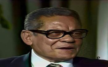 «راهب الليل».. رحلة طاهر أبو فاشا بين الشعر والإذاعة والفن المصري