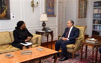 وزير الخارجية يلتقي نائبة وزير خارجية جنوب أفريقيا لبحث سبل تعزيز العلاقات الثنائية