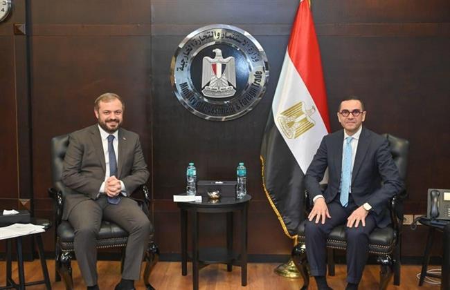 وزير الاستثمار يبحث مع وزير اقتصاد أرمينيا تعزيز العلاقات الاقتصادية بين البلدين