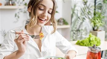 لرشاقتك.. إليكِ روتين الحفاظ على الوزن بعيداً عن الرياضة والرجيم