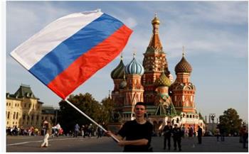 دبلوماسي روسي سابق: موسكو متمسكة بتسوية دائمة وترفض تجميد الصراع مع أوكرانيا