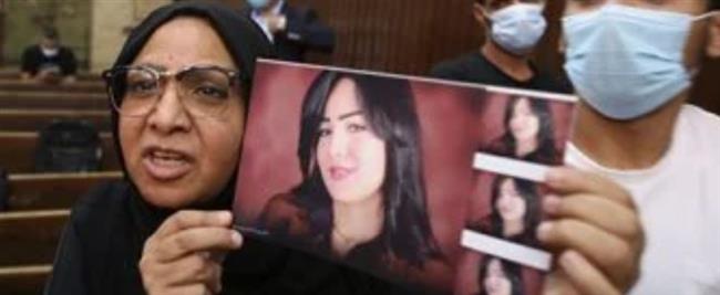 والدة شيماء جمال تنهي إجراءات خروجها من محبسها في قضية ادعاء حيازة سلاح ناري  