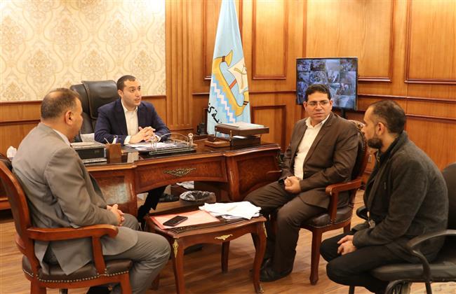 محافظ كفرالشيخ يوجه ببحث عدد من طلبات وشكاوى المواطنين