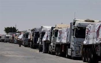 تحرّك شاحنات القافلة الـ99 من المساعدات الإنسانية تمهيدًا لدخولها من مصر إلى غزة