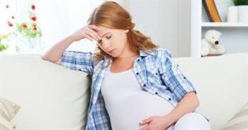 لماذا تشعر بعض الحوامل بالحر رغم البرودة!