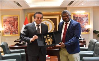 الدكتور خالد عبدالغفار يلتقي وزير صحة جامبيا لبحث سبل التعاون في القطاع الصحي