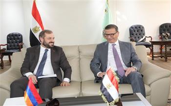 وزير الزراعة يبحث مع وزير الاقتصاد الأرميني آفاق التعاون الزراعي المشترك وزيادة فرص الاستثمار