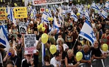 إعلام إسرائيلي: اعتقال نشطاء أمام مكتب نتنياهو احتجاجًا على عدم تشكيل لجنة تحقيق بشأن 7 أكتوبر