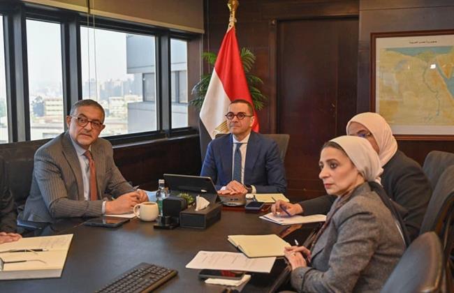 وزير الاستثمار يبحث مع وزير التجارة والصناعة الكوري تعزيز العلاقات الاستثمارية والتجارية بين البلدين 