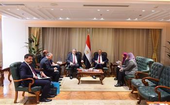 وزير العمل يبحث مع وفد تركي تفعيل الخطة التنفيذية للتعاون المشترك في مجالات التشغيل والتفتيش العمالي 