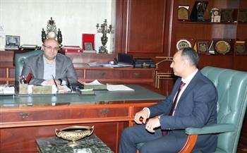 غلق وتشميع مستوصـف"غير مرخص" وضبط أدوية خاصة بالتأمين صحي بإهناسيا