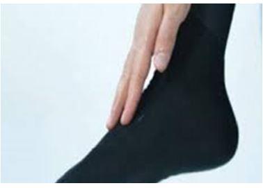 هل المسح على الشراب صحيح في الوضوء؟.. أمين الفتوى يجيب