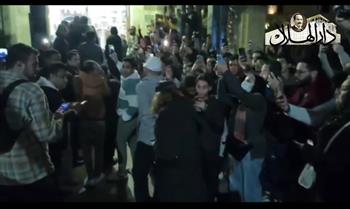 منة شلبي تقدم واجب العزاء في الفنانة سمية الألفي