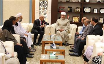 المفتي يستقبل وفدًا من "الأوقاف" و"اليونيسيف" بسلطنة عمان للاطلاع على تجربة تدريب المفتين