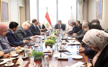 وزير الصحة يعقد اجتماعًا موسعًا لبحث دعم وتمكين توطين الصناعات الدوائية في مصر