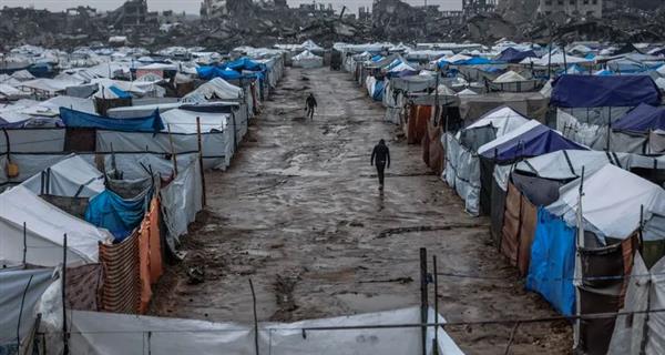 مساعدات إيوائية عاجلة لدعم المتضررين من المنخفض الجوي في غزة 