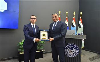 وزير الاستثمار للملحقيين العسكريين:553 مليار دولار استثمارات بالبنية التحتية ونستهدف مضاعفة الاستثمار الأجنبي