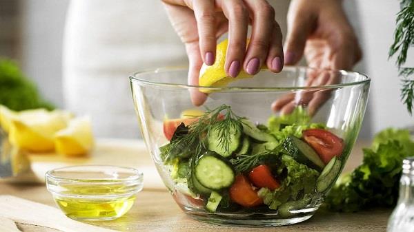 عام جديد بلا حرمان.. 9 عادات غذائية تحمي صحتك على المدي الطويل