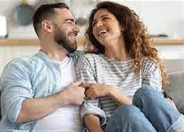  5 تصرفات يومية تقوي حبك لشريكتك وتعمق العلاقة بينكما.. منها الامتنان