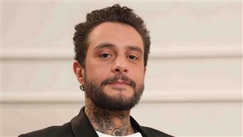 أحمد الفيشاوى يكسر صمته برسالة وداع مؤثرة لوالدته