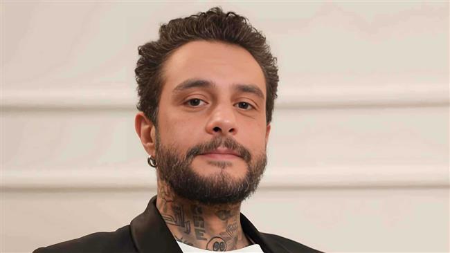 أحمد الفيشاوى يكسر صمته برسالة وداع مؤثرة لوالدته