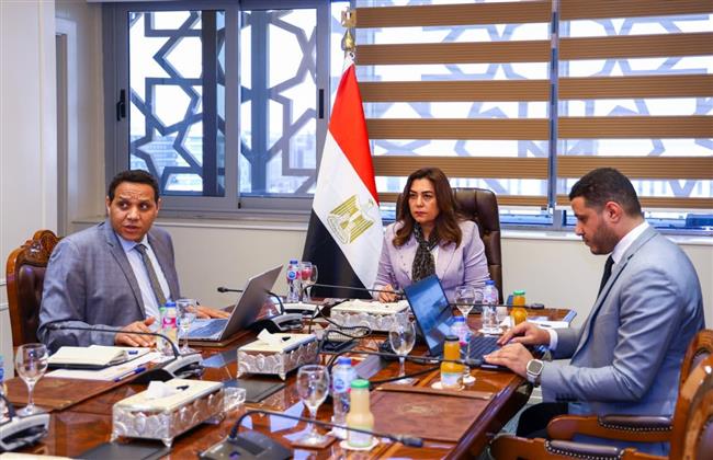 وزيرة التنمية المحلية تتابع موقف تنفيذ وتشغيل مشروعات الإدارة المحلية بمبادرة "حياة كريمة"