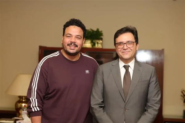 وزير الثقافة يبحث التعاون الفني مع الفنان مصطفى غريب لدعم الإبداع الشبابي 