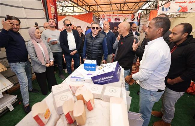 محافظ البحر الأحمر يطلق معرض "الأكياس الصديقة للبيئة" ويوجه بتوفيرها بأسعار مناسبة للمواطنين