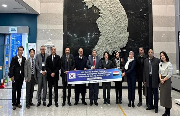 وفد وزارة التنمية المحلية ومحافظات القاهرة الكبري يختتمون ورشة عمل بجمهورية كوريا الجنوبية 