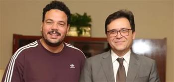 وزير الثقافة يبحث التعاون الفني مع الفنان مصطفى غريب لدعم الإبداع الشبابي