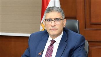 محافظ الجيزة يتابع الاستعدادات النهائية لإطلاق القافلة الطبية المجانية للواحات البحرية