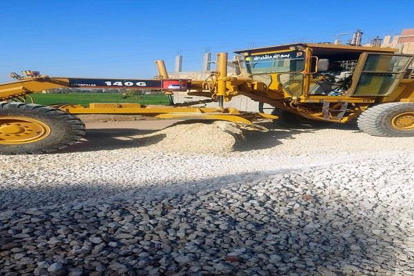 تمهيد طريق مدخل قرية إدفا بسوهاج استعدادًا لأعمال الرصف 