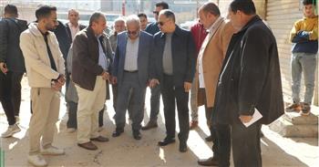  محافظ الشرقية يتفقد أعمال تركيب بلاط الإنترلوك بمنطقة لكوظ وقسم حسن صالح بالزقازيق