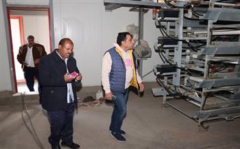 بتكليف من محافظ بني سويف.. السكرتير العام المساعد يتفقد انتظام سير العمل بمشروعات الدواجن بشرق النيل