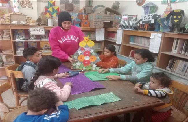  ورشة فنون تشكيلية بمكتبة ساقية مكي لإعادة التدوير وصنع شجرة الكريسماس