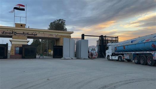 الهلال الأحمر يدفع بنحو 5900 طن مساعدات إنسانية وشتوية عبر قافلة «زاد العزة» 