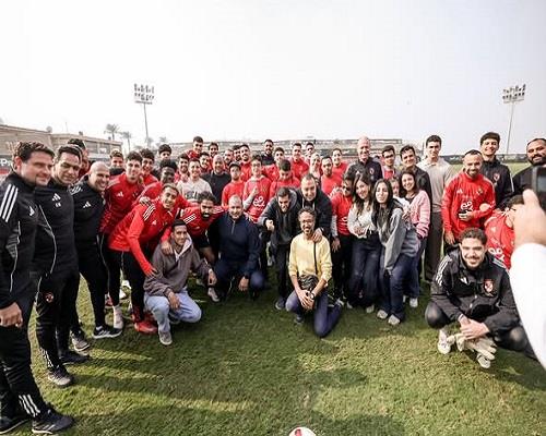 الأهلي يستقبل ذوي الهمم في بداية التحضير لمباراة المصرية للاتصالات.. صور 