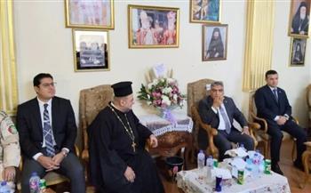 محافظ الدقهلية يزور عددا من الكنائس بالمنصورة للتهنئة بعيد الميلاد الجديد 