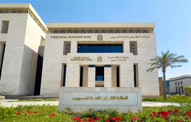 المنطقة الاقتصادية لقناة السويس تنفي رسو سفينة ألمانية تحمل معدات عسكرية بميناء بورسعيد