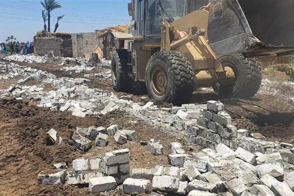 إزالة 7 تعديات واسترداد 790 متر من أراضي أملاك الدولة بالشرقية 