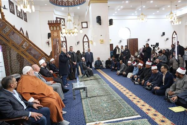 برعاية وزير الأوقاف.. "مؤسسة محمد جلال الخيرية" تكرم أكثر من مائتي حافظة وحافظ للقرآن الكريم 