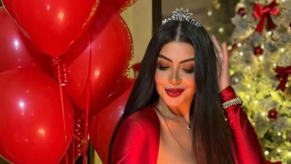 الإعلامية دعاء صلاح تحتفل بشجرة الكريسماس بإطلالة أنيقة   