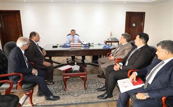 وزير الزراعة يستقبل نقيب البيطريين لبحث تنمية موارد النقابة وملف "كلاب الشوارع"