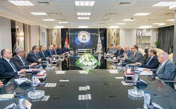 وزيرا "الإنتاج الحربي" و"قطاع الأعمال" يبحثان تعزيز التعاون المشترك للاستفادة من القدرات الصناعية 