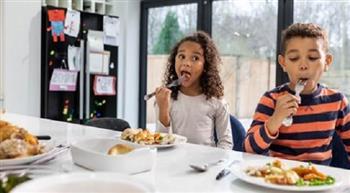 قبل امتحانات منتصف العام.. نصائح غذائية لتقوية مناعة الأطفال وحمايتهم من نزلات البرد| خاص