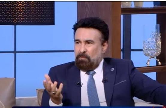 طارق الدسوقي.. وجه هادئ وصوت عميق في الدراما المصرية   