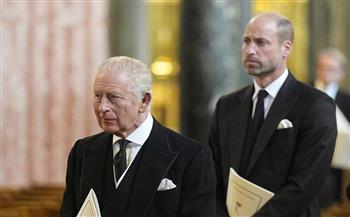 الجارديان: الملك تشارلز وولي العهد يعتزمان زيارة واشنطن لإحياء اتفاق تجاري